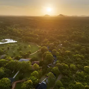 https://elephant-corridor.kandyhotelsnow.com